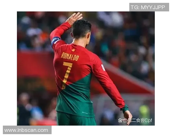 足球明星背影照片集锦展现他们独特魅力与风采的视觉盛宴